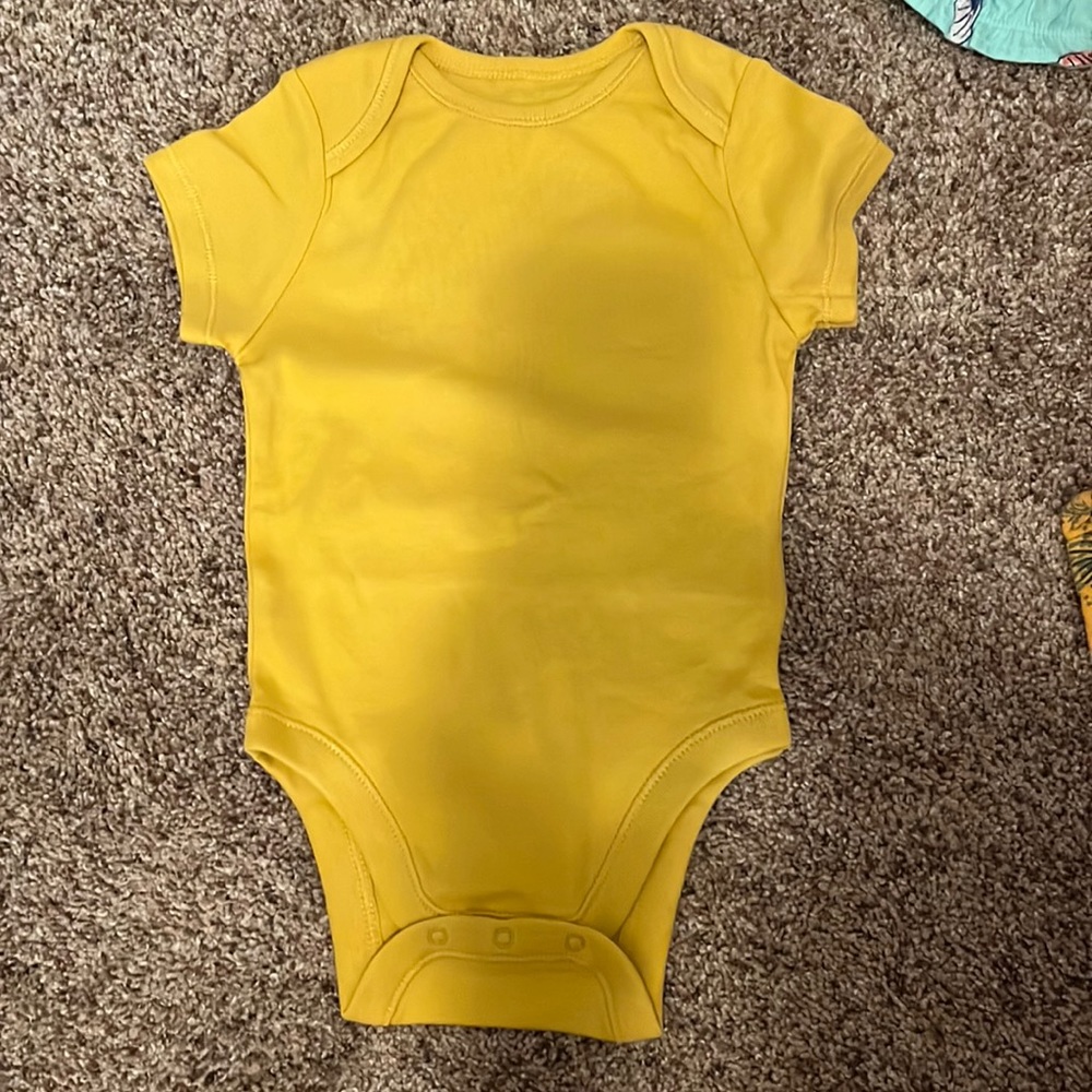 5/$12 NWOT Old Navy Onesie